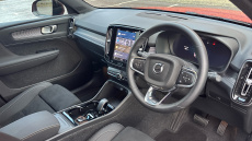 Volvo XC40 2.0 B4P Plus Dark 5dr Auto Petrol Estate